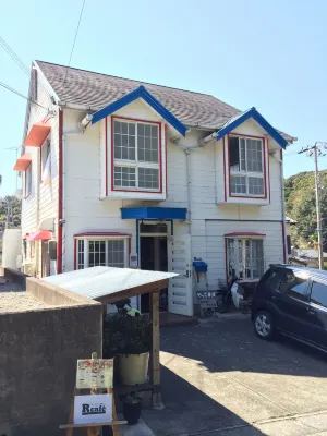 Guest House Shirahama R-Cafe - Female Only Hotels near 堅田漁業協同組合