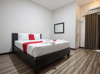 RedDoorz Syariah Plus near Banyuwangi Airport Hotel dekat Wisata gathak temuguruh