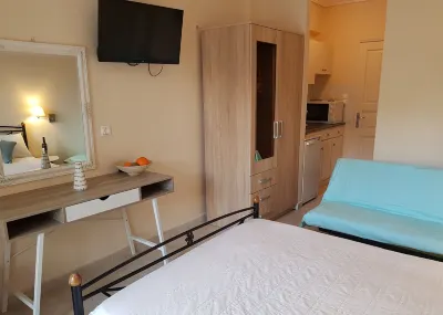 Nefeli Club Hotels in Apollonii