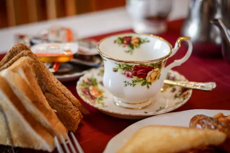 Tanes Hotel Отели в г. Адамсдаун