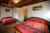 Chambre d'hôtes Azkena فنادق في Lay-Lamidou