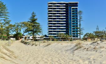 Iconic Kirra Beach Resort