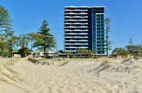 아이코닉 키라 비치 리조트 Coolangatta 호텔