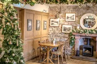 The Pooley Bridge Inn Hotels in Hutton