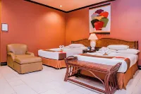 Paras Beach Resort Hotels in Mambajao