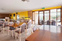 Mud Hut Motel - 2-Star
