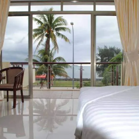 Emerald Hotel & Restaurant Отели в г. Тонгатапу