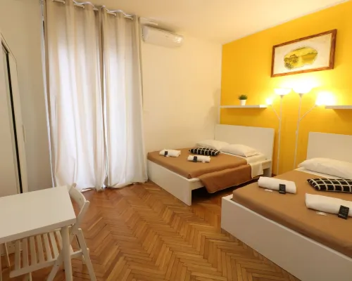 Guest House Pirelli Milano Hotels near Gioia Station