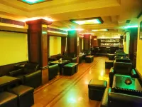 Anandha Inn Convention Centre and Suites - bar