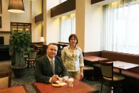 Hampton Inn & Suites by Hilton Laval - Bữa sáng