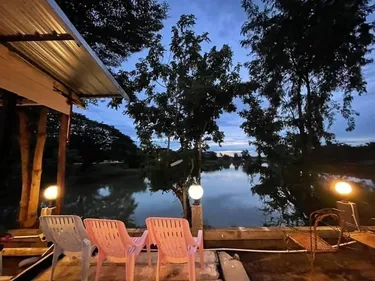 รูปภาพของเจวี เพลส