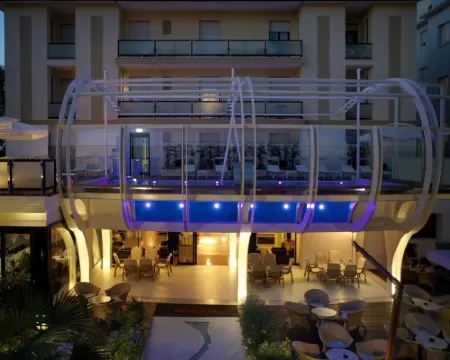 ホテル ボエミア リッチョーネのホテル