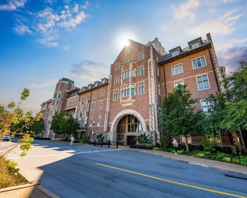 The Knight Center at Washington University Các khách sạn gần Nhà hát The Muny