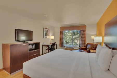 Quality Inn Near Six Flags Discovery Kingdom-Napa Valley