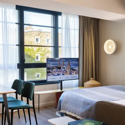 Yuna Montmartre - ApartHotel Hotel berhampiran La Géode