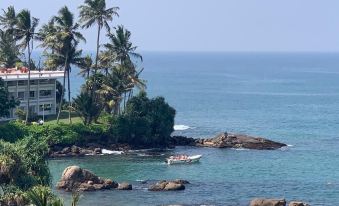 Lavinia Bay Beach Hotel