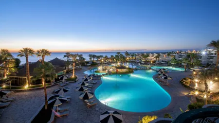 Safir Sharm Waterfalls Resort Отели рядом с достопримечательностью «One Thousand and One Nights»