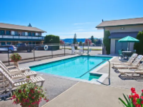 Poulsbo Inn & Suites Hotels in Kitsap County