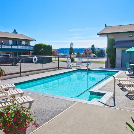 Poulsbo Inn & Suites