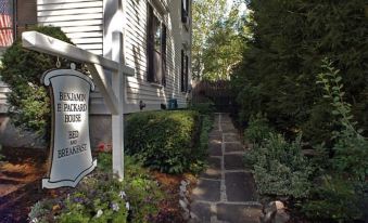 Benjamin F. Packard House Bed and Breakfast