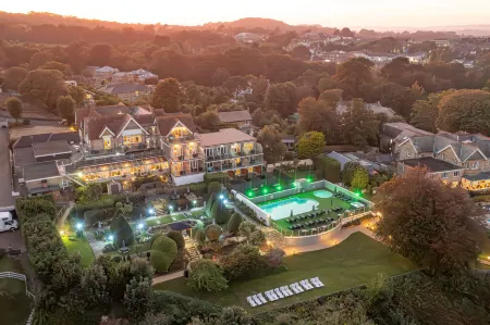 Luccombe Hall Hotel Отели рядом с достопримечательностью «Шанклин в Ventnor Coastal Walk»