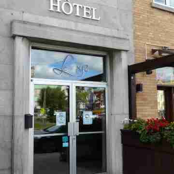 Gîte le 812 Hotel Exterior