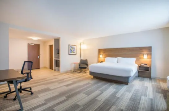 Holiday Inn Express & Suites OWINGS MILLS-BALTIMORE AREA by IHG โรงแรมใน