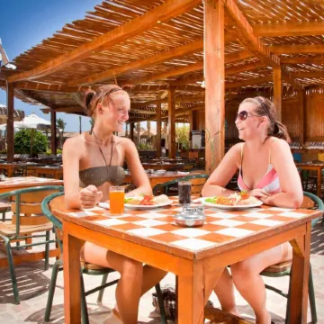 Xperience Golden Sandy Beach Отели рядом с достопримечательностью «Мечеть Аль-Сахаба»