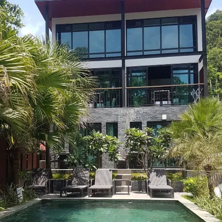 15 Palms Beach Resort