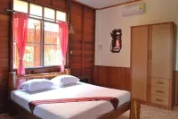 4T Guesthouse Các khách sạn ở Si Samrong