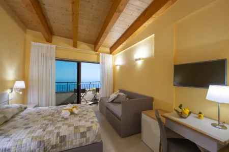 Villa Paradise Resort Отели рядом с достопримечательностью «Sorrento Peninsula»