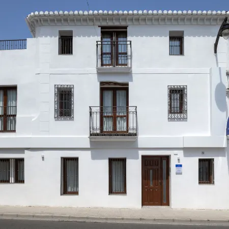 Hostal Altea House Отели в г. Альтеа