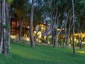 The Deer Park Hotel