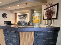 รามาดา โดย Wyndham Estevan - พร้อมอาหารเช้า