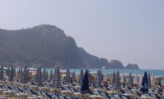 Elysee Beach Hotel