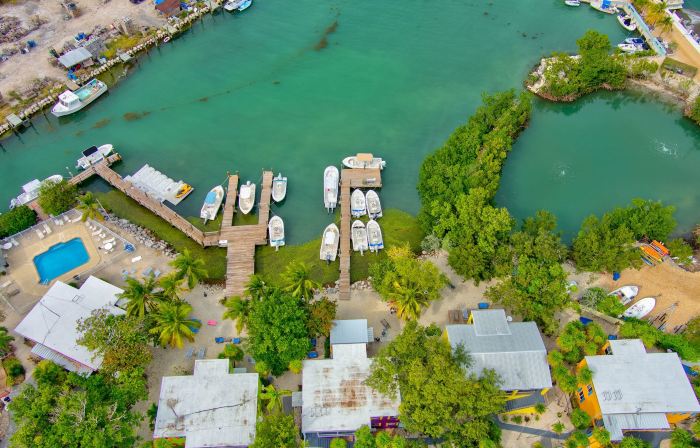 Captain Pip's Marina & Hideaway