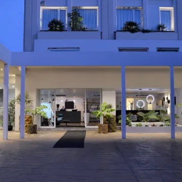 Athenaeum Smart Hotel