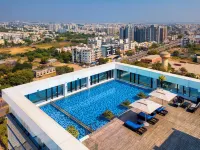 Renaissance Ahmedabad Hotel - Rooftop Pools