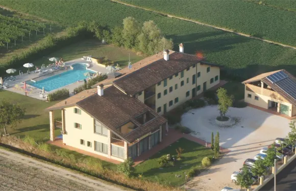 百萬鄉村二號酒店