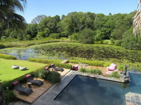 Lily Pond Country Lodge Отели в г. Битоу