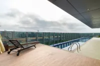 7th Avenue Oxford Residence - Pools