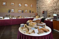 LH Hotel Dvořák Tábor Congress & Wellness - breakfast