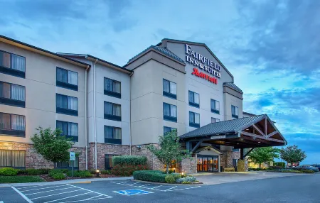 Fairfield Inn & Suites Sevierville Kodak Отели в г. Кодак