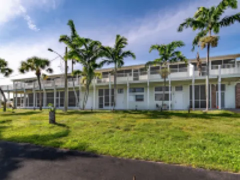 Captain's Table Hotel by Everglades Adventures Hotels in Collier County