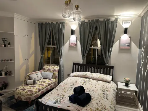 Fabulous Apartment to Acton Town Hotels in London Borough of Ealing