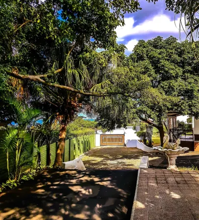 Villa Tropicana - South Africa Отели рядом с достопримечательностью «Oasis Caravan Park, Camping Ground and Chalets»