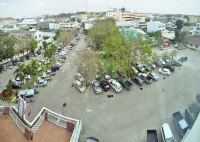 Khon Kaen Hotel - parking