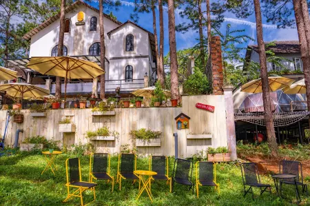 De Vivre Homestay Măng Đen Отели в г. Kon Plong District