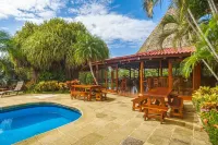 Guacamaya Lodge - Pools