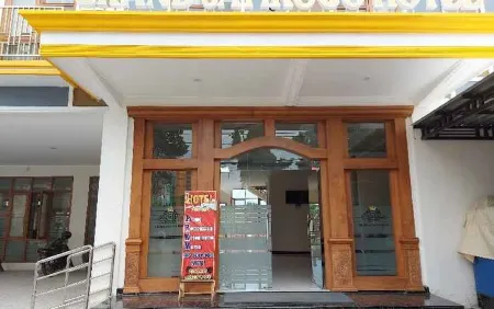 Grand Jatirogo Hotel Отели в г. Jatirogo